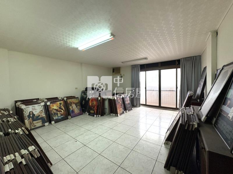 東區百坪電梯雙透天房屋室內格局與周邊環境