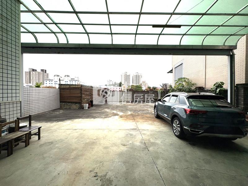 東區百坪電梯雙透天房屋室內格局與周邊環境