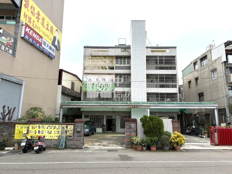 東區百坪電梯雙透天房屋室內格局與周邊環境