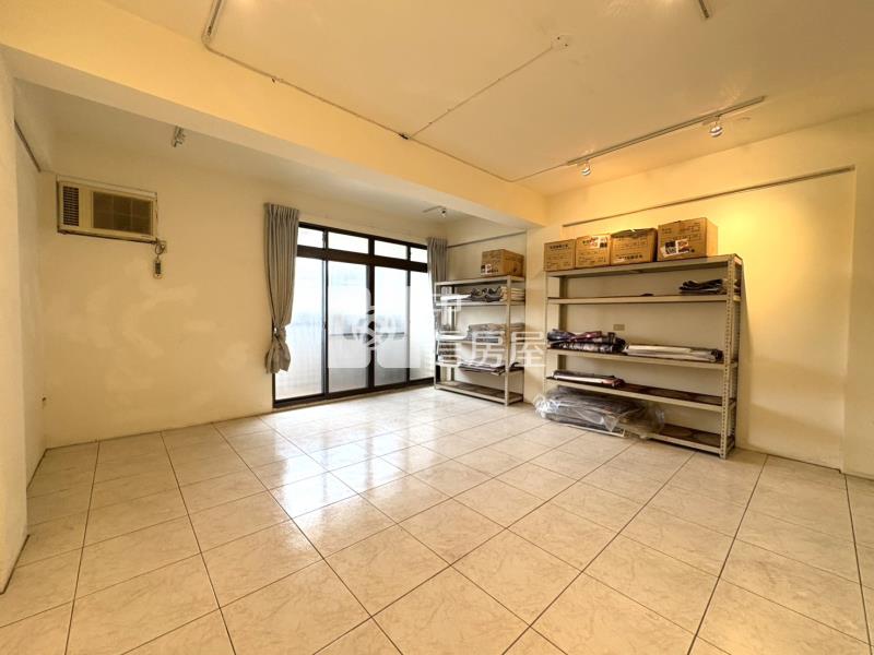 東區百坪電梯雙透天房屋室內格局與周邊環境