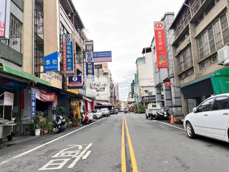 正市區黃金角窗店面房屋室內格局與周邊環境