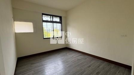 屏東房屋-長治面寬車庫超值別墅房屋室內格局與周邊環境