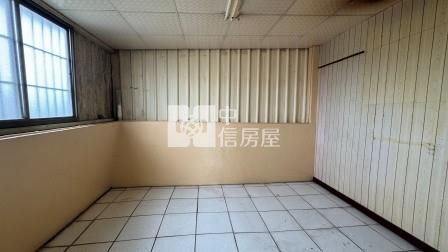 屏東房屋-長治面寬車庫超值別墅房屋室內格局與周邊環境