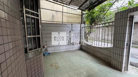 屏東房屋-長治面寬車庫超值別墅房屋室內格局與周邊環境