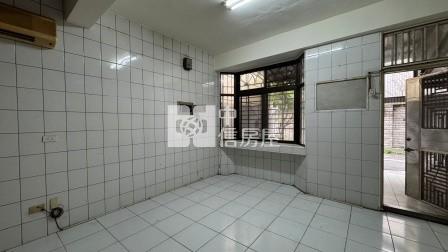 屏東房屋-長治面寬車庫超值別墅房屋室內格局與周邊環境