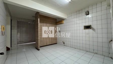 屏東房屋-長治面寬車庫超值別墅房屋室內格局與周邊環境