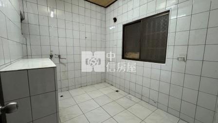 屏東房屋-長治面寬車庫超值別墅房屋室內格局與周邊環境