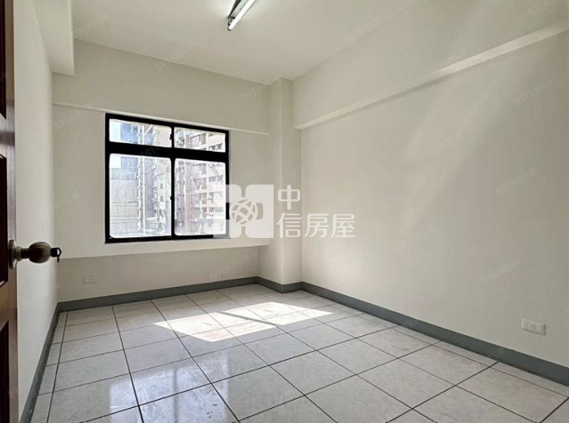 西區世華金融大樓教育大學旁3房房屋室內格局與周邊環境