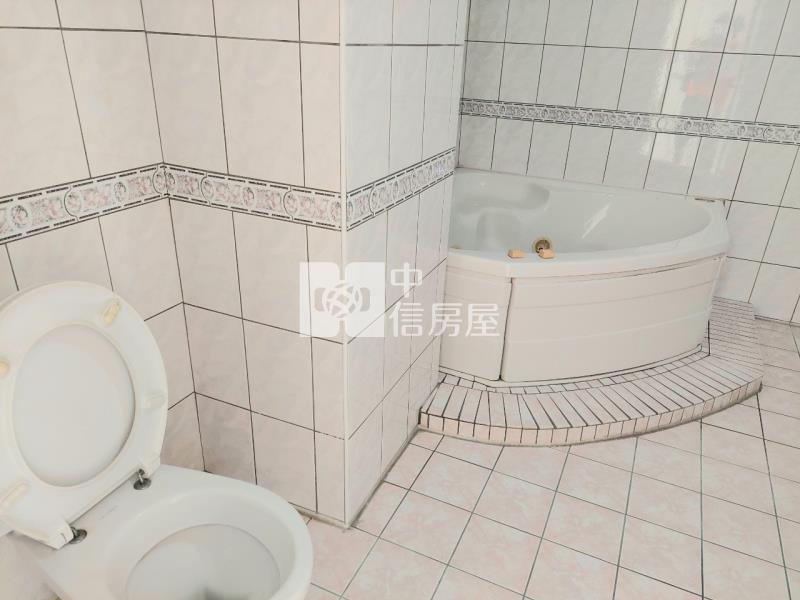 左營國中捷運站景觀雙車位大樓房屋室內格局與周邊環境