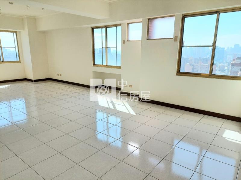 左營國中捷運站景觀雙車位大樓房屋室內格局與周邊環境