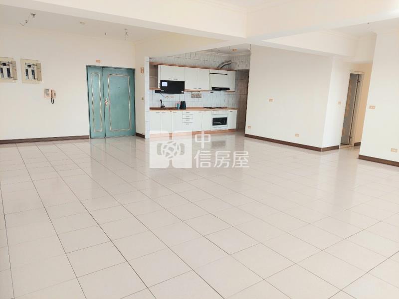 左營國中捷運站景觀雙車位大樓房屋室內格局與周邊環境