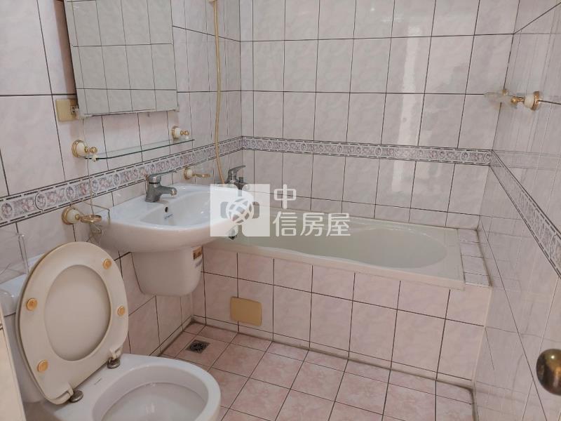 左營國中捷運站景觀雙車位大樓房屋室內格局與周邊環境