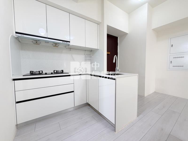 新高學區高樓三房雙平車房屋室內格局與周邊環境