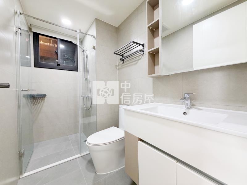 新高學區高樓三房雙平車房屋室內格局與周邊環境