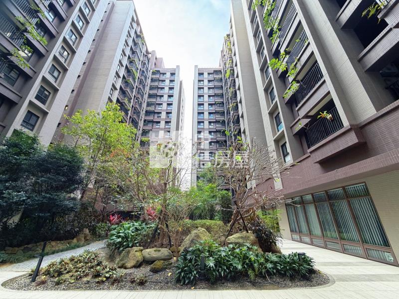 新高學區高樓三房雙平車房屋室內格局與周邊環境