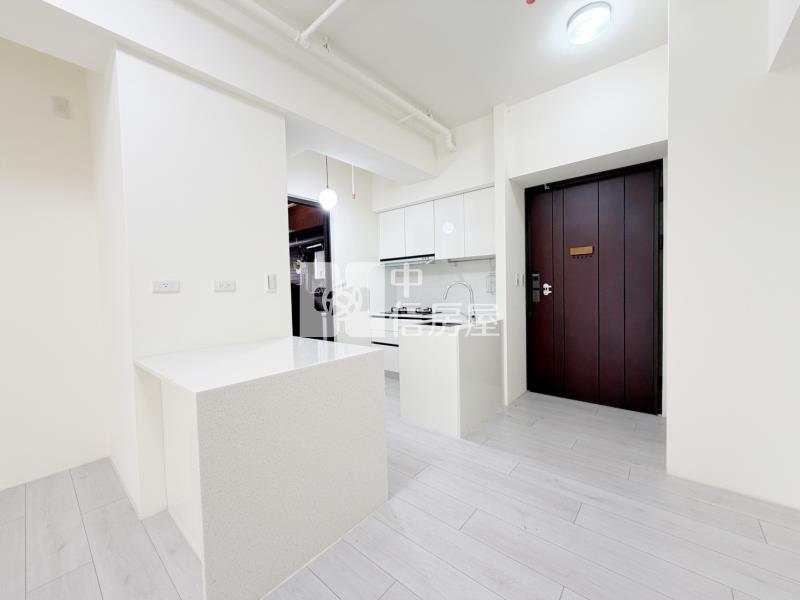 新高學區高樓三房雙平車房屋室內格局與周邊環境