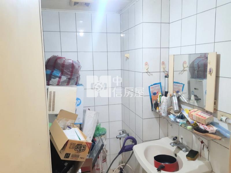 ●近火車站電梯三房 1房屋室內格局與周邊環境