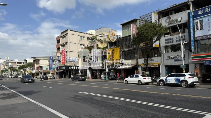 A22站中壢夜市收租破百電梯透店房屋室內格局與周邊環境