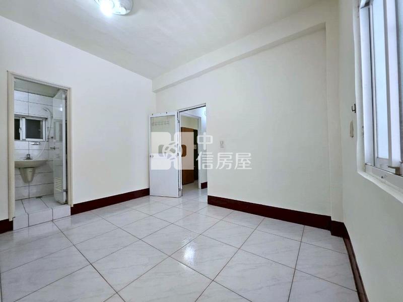 近兵仔市靜巷朝南六房透天房屋室內格局與周邊環境