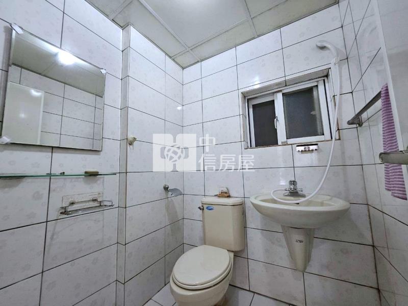 近兵仔市靜巷朝南六房透天房屋室內格局與周邊環境