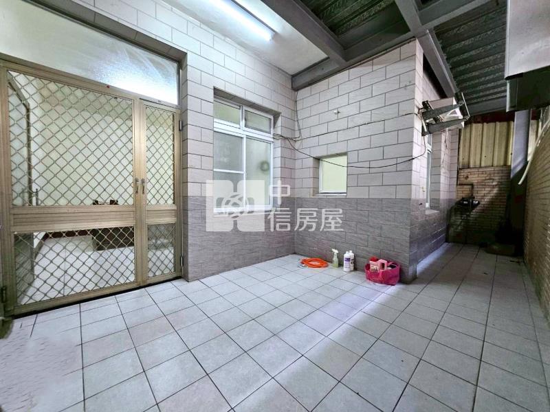 近兵仔市靜巷朝南六房透天房屋室內格局與周邊環境