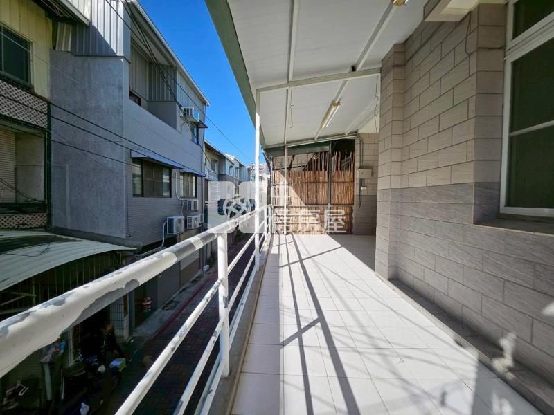 近兵仔市靜巷朝南六房透天房屋室內格局與周邊環境