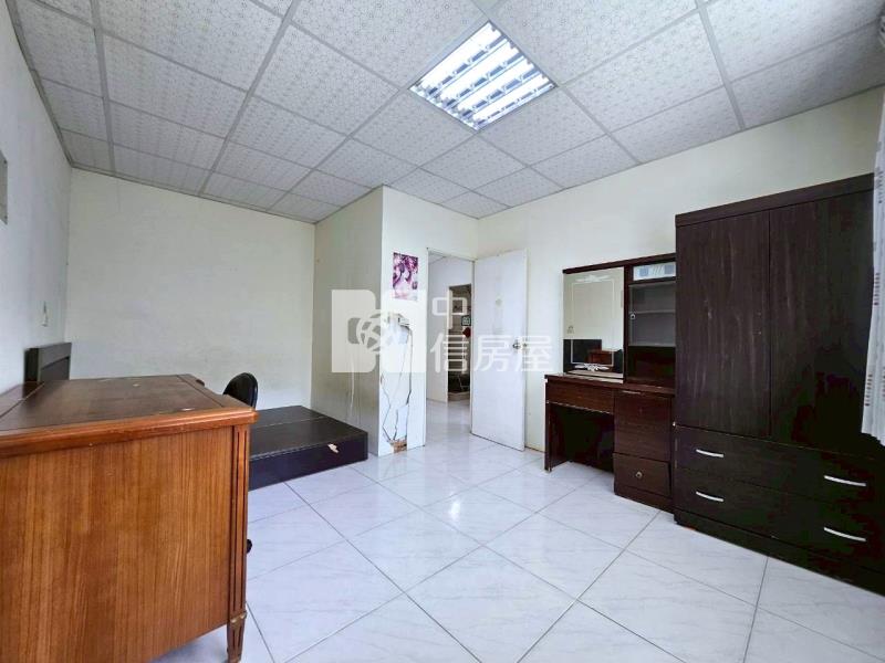 近兵仔市靜巷朝南六房透天房屋室內格局與周邊環境