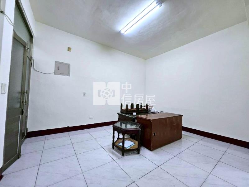 近兵仔市靜巷朝南六房透天房屋室內格局與周邊環境