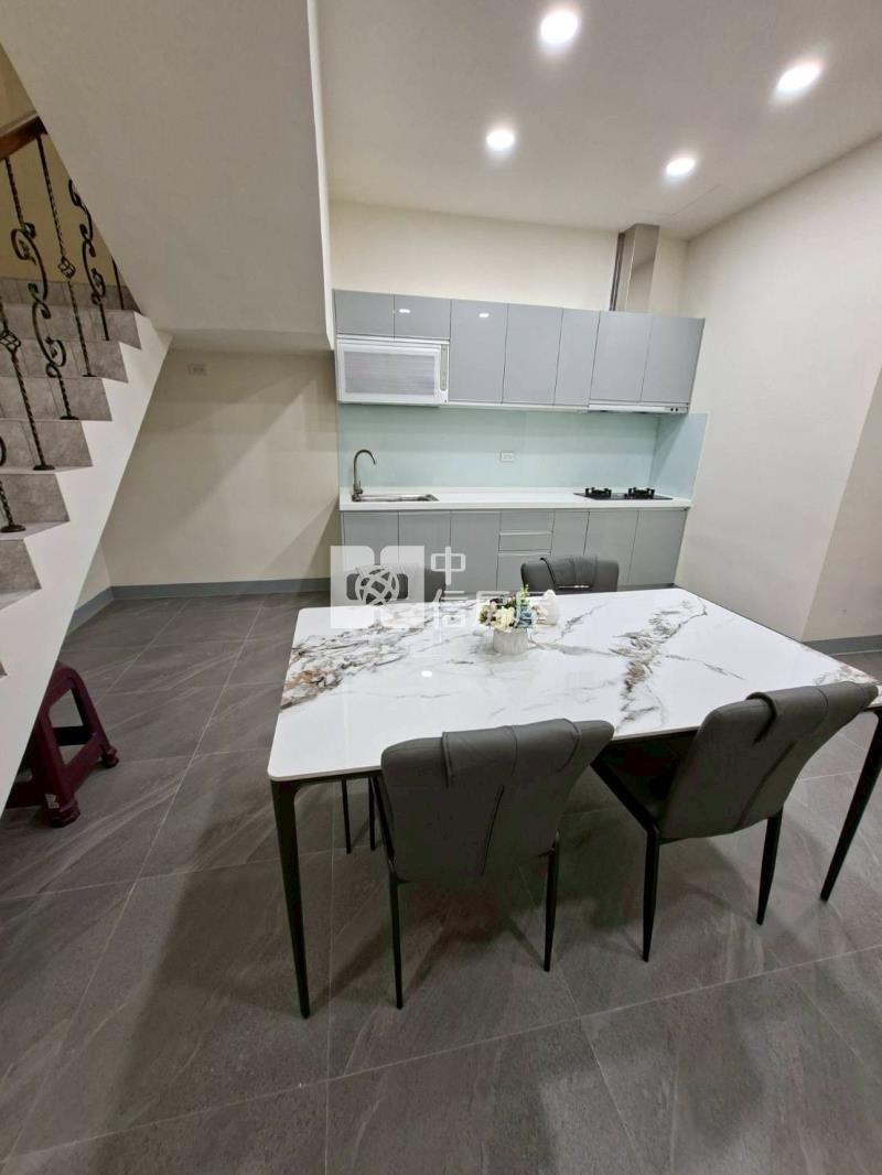 中壢國民運動中心附近透天房屋室內格局與周邊環境