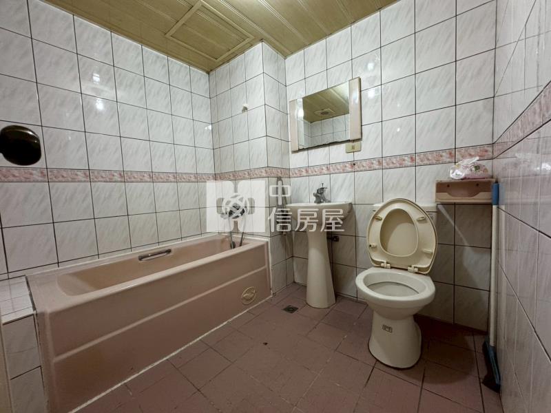 頭份市中心車位大套房房屋室內格局與周邊環境