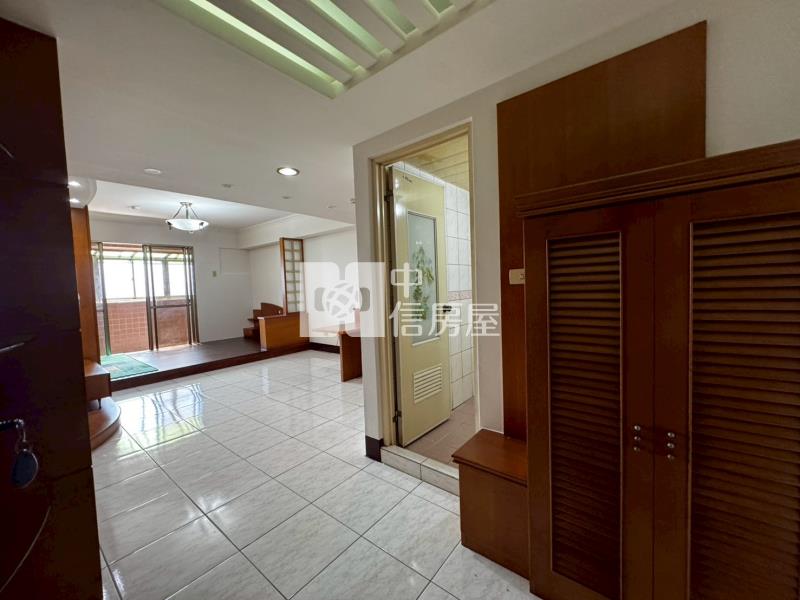 頭份市中心車位大套房房屋室內格局與周邊環境