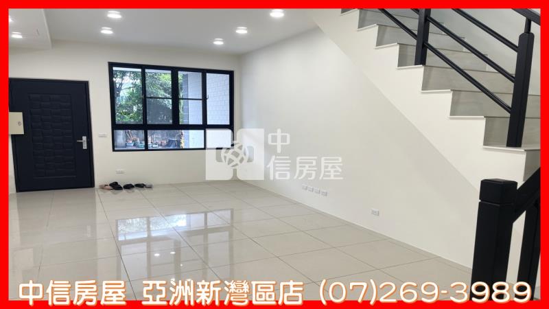 大寮捷運全棟翻新車庫透天房屋室內格局與周邊環境