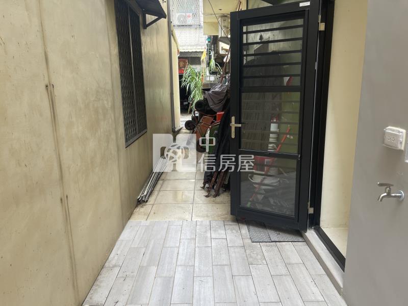 大寮捷運全棟翻新車庫透天房屋室內格局與周邊環境