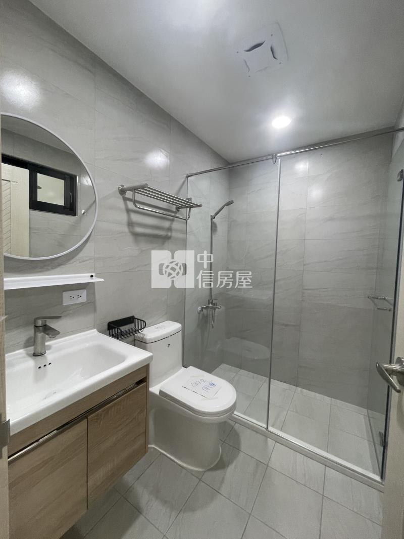 大寮捷運全棟翻新車庫透天房屋室內格局與周邊環境