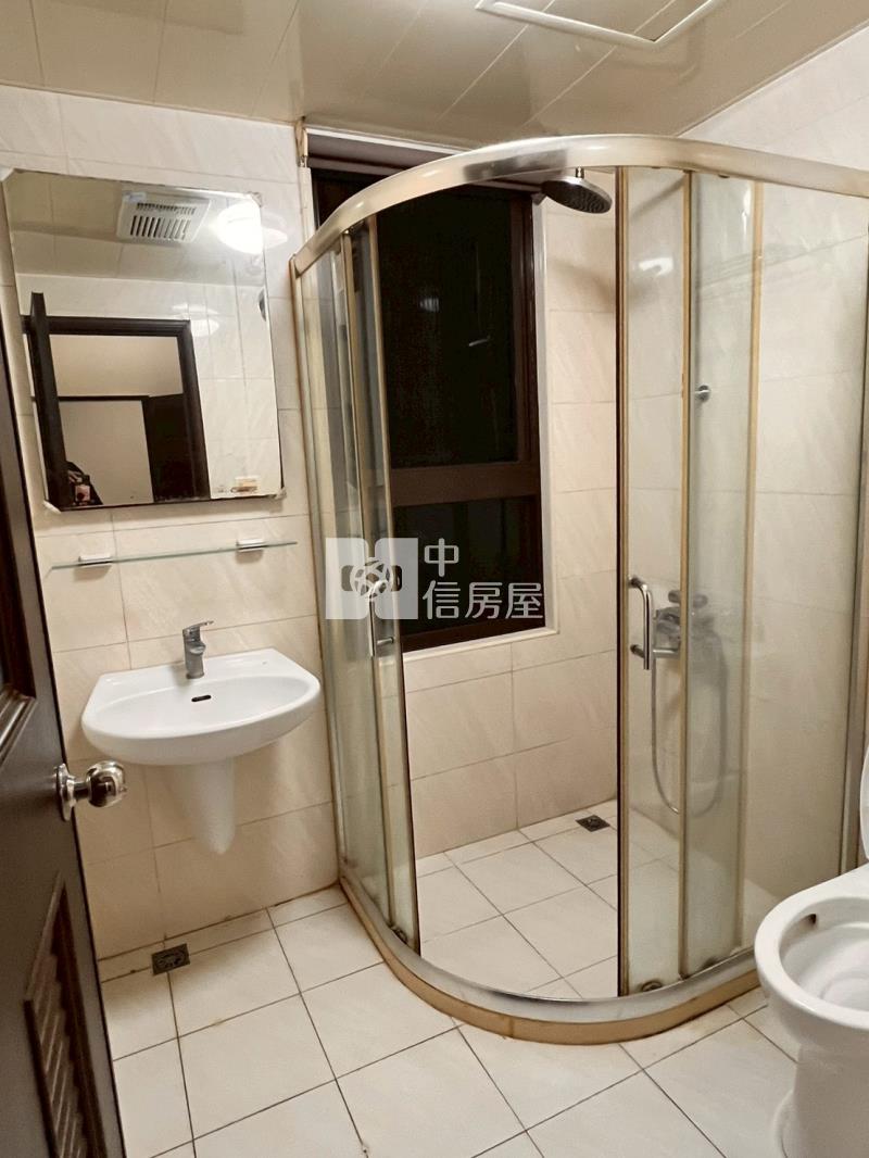 南勢幸福公園3+1房有汽車機車車位房屋室內格局與周邊環境