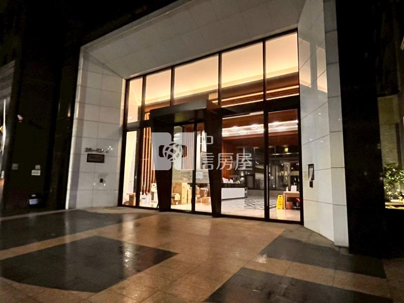 南勢幸福公園3+1房有汽車機車車位房屋室內格局與周邊環境