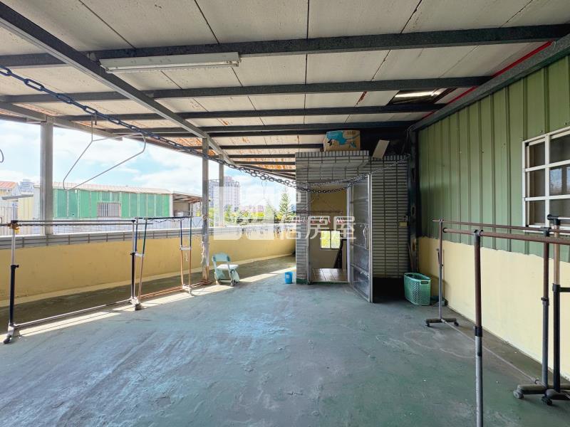 角間可停車公園透天房屋室內格局與周邊環境