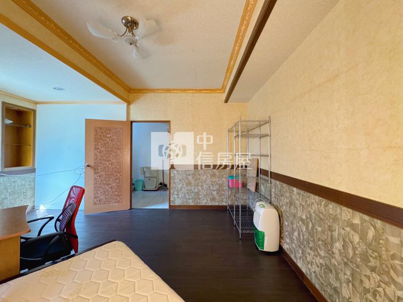 角間可停車公園透天房屋室內格局與周邊環境