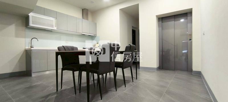 近A21捷運站 中壢夜市旁 電梯別墅房屋室內格局與周邊環境