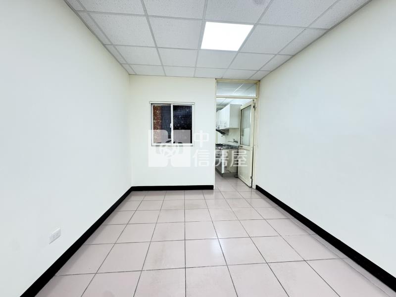 【奔馳】中平區一樓公寓住辦房屋室內格局與周邊環境