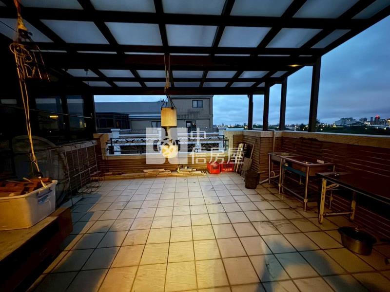 萬能科大電梯別墅房屋室內格局與周邊環境