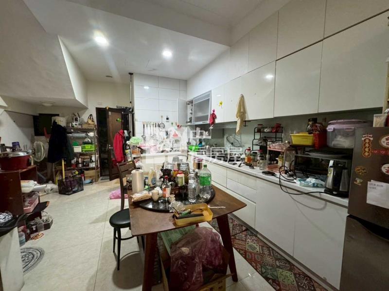 萬能科大電梯別墅房屋室內格局與周邊環境