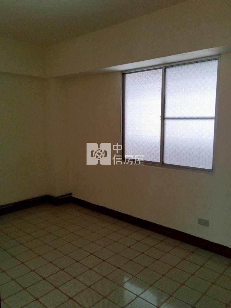 成大生活圈低總價電梯華廈房屋室內格局與周邊環境