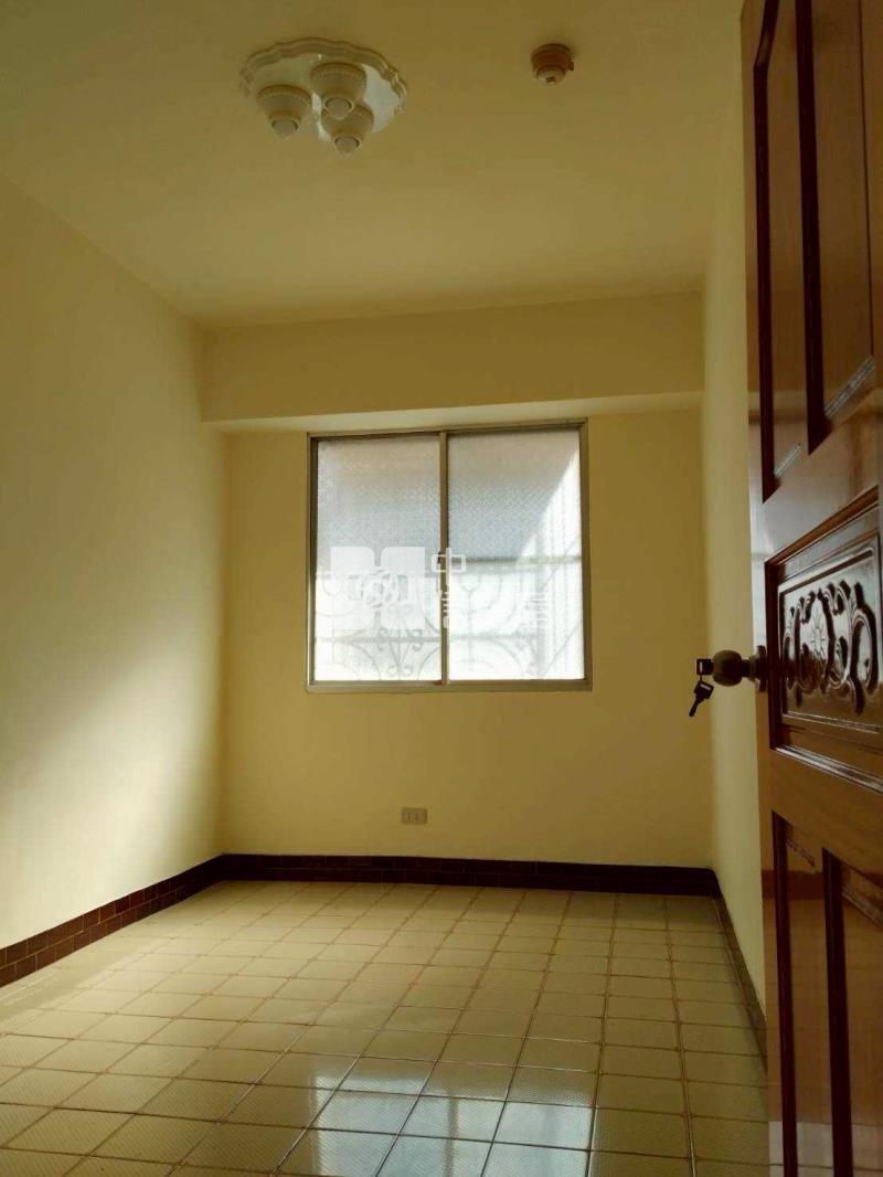 成大生活圈低總價電梯華廈房屋室內格局與周邊環境