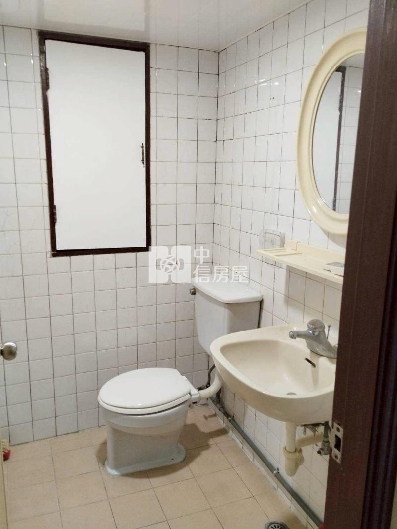 成大生活圈低總價電梯華廈房屋室內格局與周邊環境