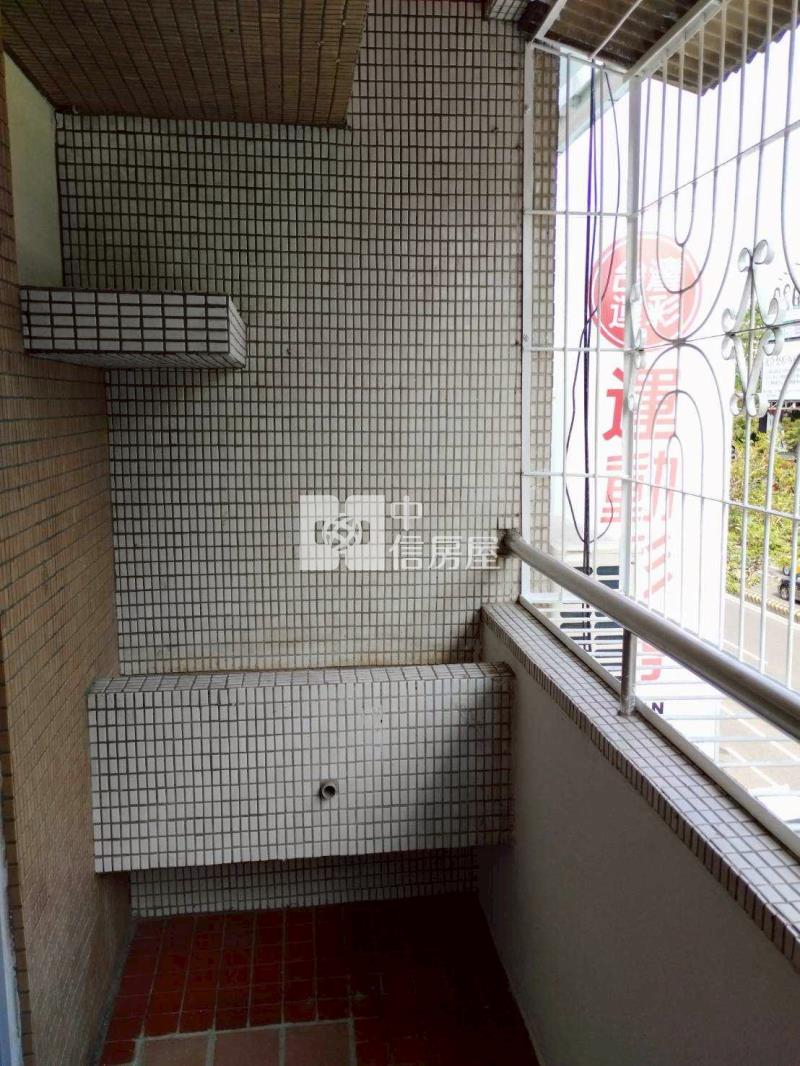 成大生活圈低總價電梯華廈房屋室內格局與周邊環境