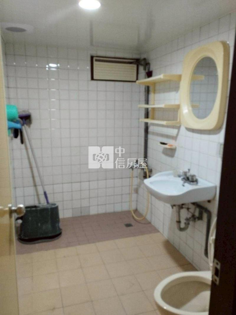 成大生活圈低總價電梯華廈房屋室內格局與周邊環境