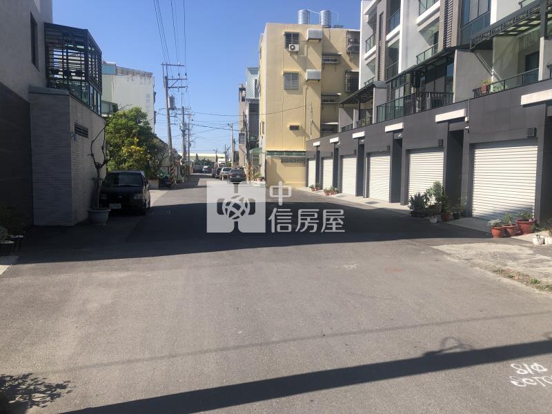 安南雙面臨路建地房屋室內格局與周邊環境