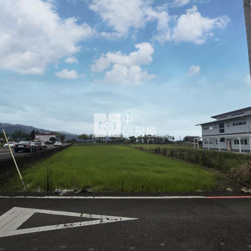 雙面臨路大面寬足坪農地房屋室內格局與周邊環境