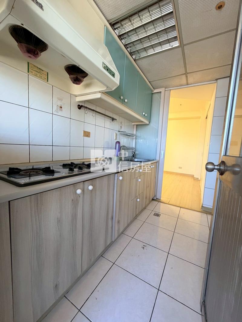 (宏全世界廣場)文心森林公園大墩明星學區~景觀3+1房美屋房屋室內格局與周邊環境